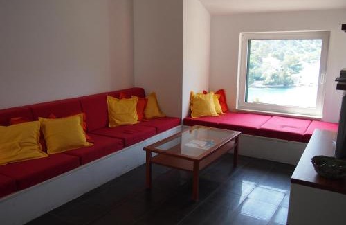 Sutivan Casa | Perla Vacation Home