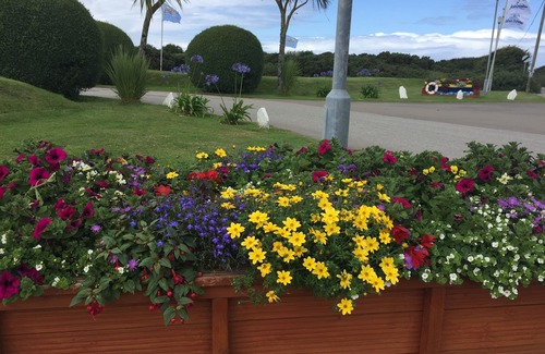 St. Agnes Casa | PERRANPORTH BUNGALOW - 3 Bedrooms - Communal Swimming, Tennis, Play Area, Bar