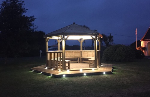 St. Agnes Casa | PERRANPORTH BUNGALOW - 3 Bedrooms - Communal Swimming, Tennis, Play Area, Bar