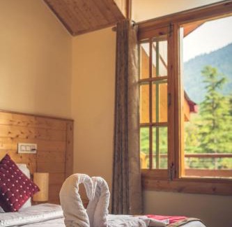 Manali Complejo | Persimmon Farmstead