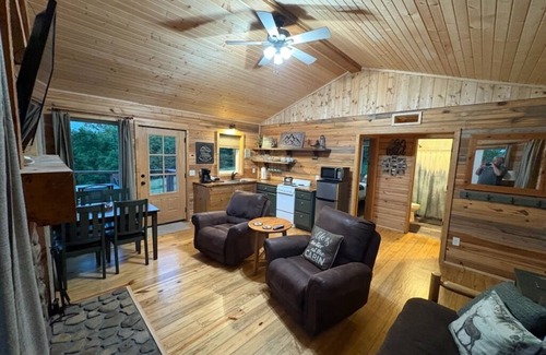 Huntsville Cabina | Persimmon Grove ~ New! Private Cabin Near Kings River
