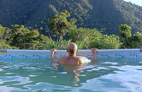 Shapaja Cabina | 🌿 Personalized Amazon escape: 🧘‍♀️yoga, 🌄hikes, 🍫chocolate & 💚healing