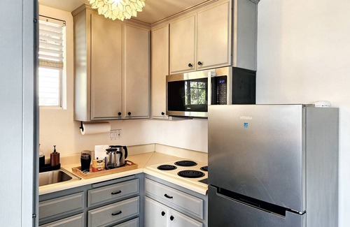 Valley Center Cama Y Desayuno | Personalized Retreat: Saltwater Hot Tub & Pool, Chef, Spa Services Included