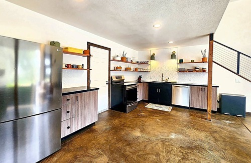 Valley Center Cama Y Desayuno | Personalized Retreat: Saltwater Hot Tub & Pool, Chef, Spa Services Included