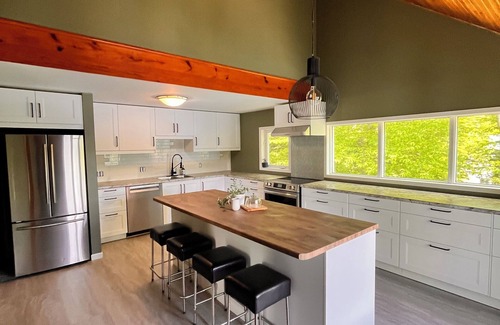 Tay Valley Casa | Perth 5 BR Lakehouse Retreat!