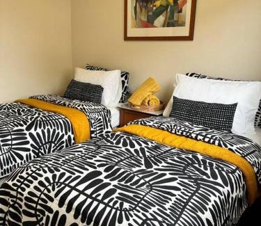 Perth Central Business District Apartamento | Perth city BNB l CBD and Pool view - 1xKing bed and 2xSingle beds