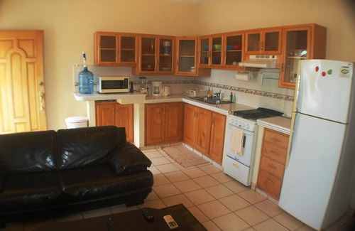 El Pescadero Apartamento | Pescadero Palace 1BR Planta baja Casita w / piscina, jacuzzi, en la playa!