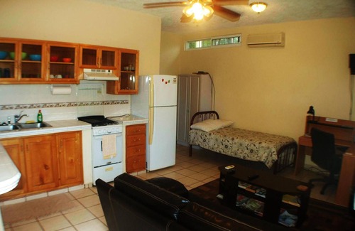 El Pescadero Apartamento | Pescadero Palace 1BR Planta baja Casita w / piscina, jacuzzi, en la playa!