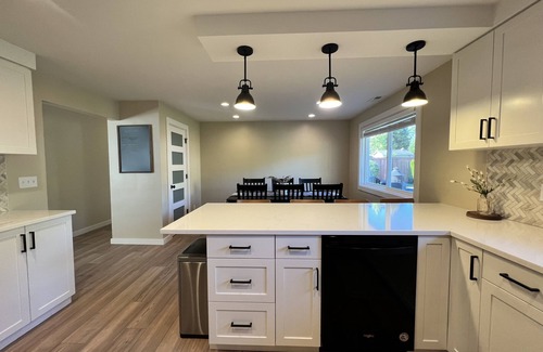 Mount Vernon Casa | Pet & Family Friendly, Comfortable, Convenient