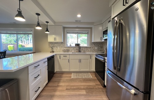 Mount Vernon Casa | Pet & Family Friendly, Comfortable, Convenient