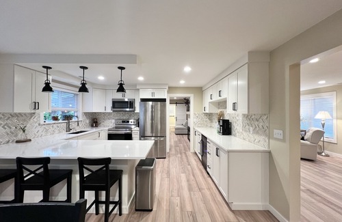 Mount Vernon Casa | Pet & Family Friendly, Comfortable, Convenient