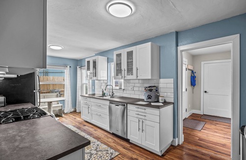 Montrose Casa | Pet & Family Friendly Downtown Montrose-20 Minutes to Black Canyon National Park