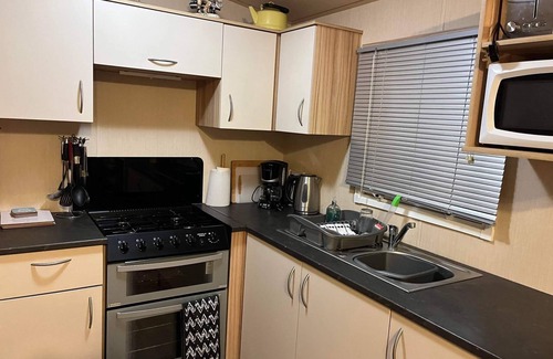 Heacham Chalet De Esquí | pet Free 2 Bedroom Caravan With Decking at Heacham