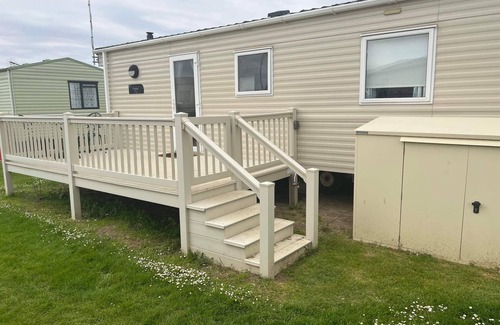 Heacham Chalet De Esquí | pet Free 2 Bedroom Caravan With Decking at Heacham