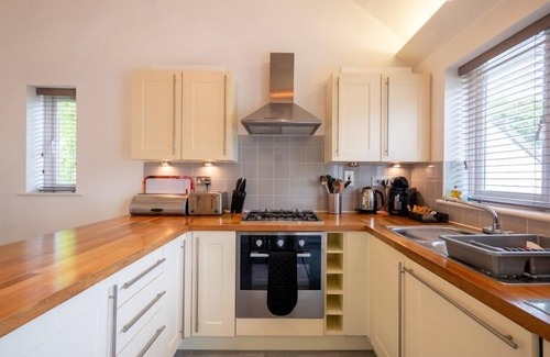Carnon Downs Cabaña | Pet free Villa Gallery