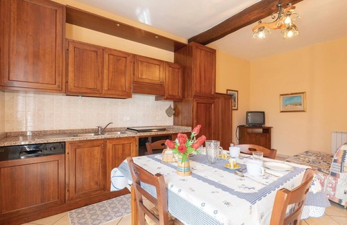 Castiglione del Lago Apartamento | Apartamento que admite mascotas en Castiglion del Lago PG con piscina al aire.