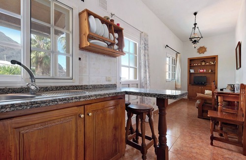 Buenavista del Norte Casa | Casa El Cardon B1' con vistas al mar y a la montaña, terraza y Wi-Fi, admite mascotas