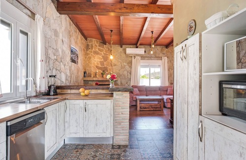 Vejer de la Frontera Casa | Chalet 'Casa Juan Alba' con vistas a la montaña, piscina y Wi-Fi; admite mascotas