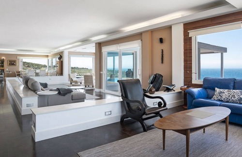 Atlanterra Villa | Villa de Lujo en Zahara que admite mascotas, con vistas al mar, piscina, jardín y Wi-Fi