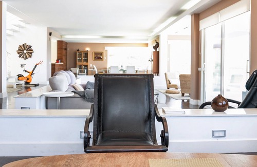 Atlanterra Villa | Villa de Lujo en Zahara que admite mascotas, con vistas al mar, piscina, jardín y Wi-Fi