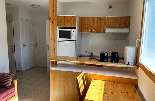 Montbrun-les-Bains Apartamento | Pet-Friendly Provence Flats with Pool, Full Kitchen & Bike Room | 3 Units