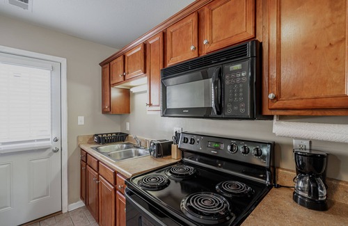 Clarksville Casa | Pet friendly, 15 Minutes to Fort Campbell-B1