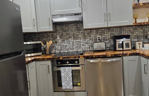 Sparta Casa | Pet friendly 2 acre fenced yard 2-bedroom house close to Fall Creek Falls
