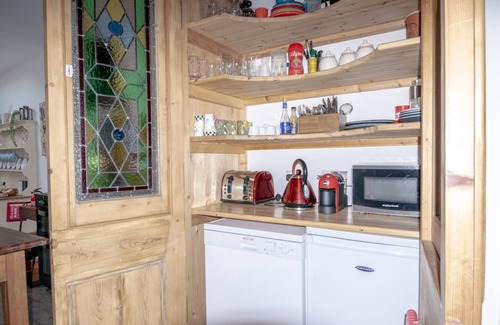 Titchfield Cabaña | Pet friendly 2 Bed House Titchfield Village Centre