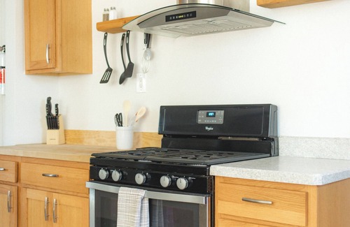 Billings Casa | Pet Friendly 2 Bed Home w/Hot Tub!