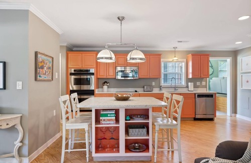 Isle of Palms Casa | Pet Friendly!!! 2 blocks from Beach - 1 house away from Park - 4 Bikes!!!