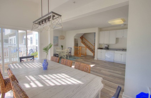 Ocean View Casa | Pet Friendly (~20lb), 4 BD Townhome, 10 Min to Beach, Near Pool, Tennis, Kayak, and Free Activities!