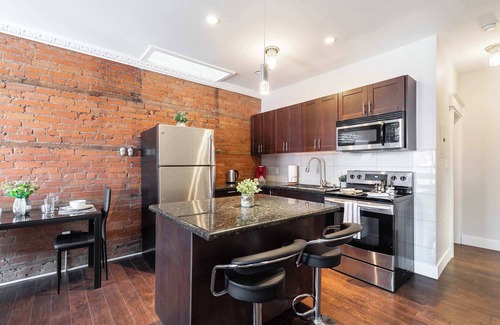 Central Hamilton Apartamento | Pet-friendly 2BR Apartment Near Downtown