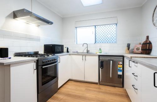 Shenton Park Casa | Pet Friendly 2BR Family home in Shenton Park