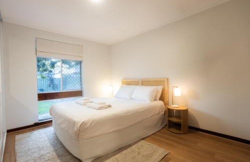 Shenton Park Casa | Pet Friendly 2BR Family home in Shenton Park