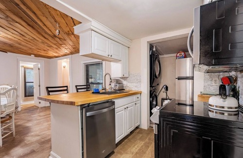 Cary Casa | Pet-Friendly 2BR Ranch, Wifi, Parking Near RTP