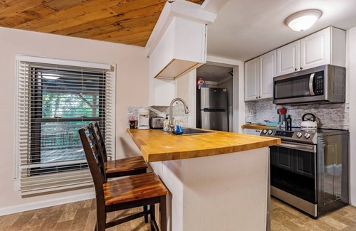 Cary Cabaña | Pet-friendly 2BR Ranch, Wifi, Parking Near RTP