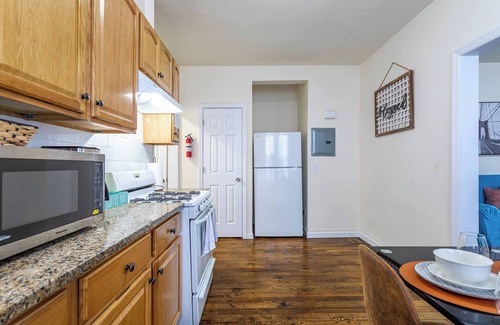 Ampere Cama Y Desayuno | Family Apt: 2BR, FREE Parking, Airprt & City Links