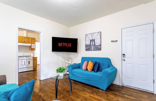 Ampere Cama Y Desayuno | Family Apt: 2BR, FREE Parking, Airprt & City Links