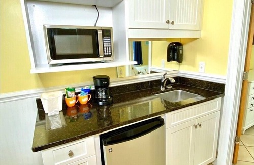 Atlantic Beach Hotel | Pet-friendly - 3 Blocks to Beach! Unit 504