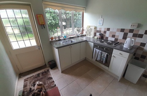 Tattingstone Cabaña | Pet friendly 3-bedroom cottage in Tattingstone