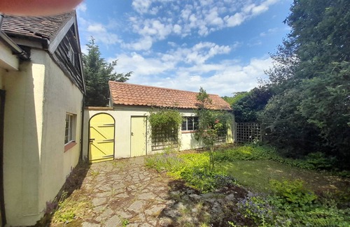 Tattingstone Cabaña | Pet friendly 3-bedroom cottage in Tattingstone