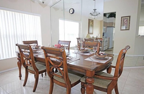Chatham Park Villa | Villa ejecutiva de 3 camas con piscina privada para 8 personas
