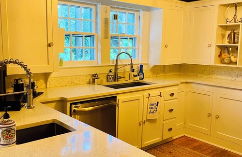 High Point Casa | Pet Friendly 3 bedroom historic home in the heart of High Point