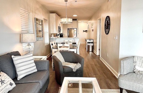 Isle of Palms Condominio | Pet Friendly | 3 BR Oceanfront Condo With Pool | Free Wifi | Beautiful Views