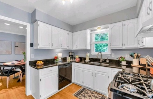 Drayton Plains Apartamento | Pet Friendly 3 BR with Yard & Garage Near Beaumont