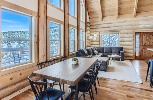 Lyons Cabina | Pet Friendly 31 Day + Rental | 15 Minutes to Estes Park