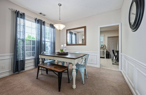 Woodstock Casa | Pet-Friendly 3BR w/ Porch & Grill | Weekday Deals!