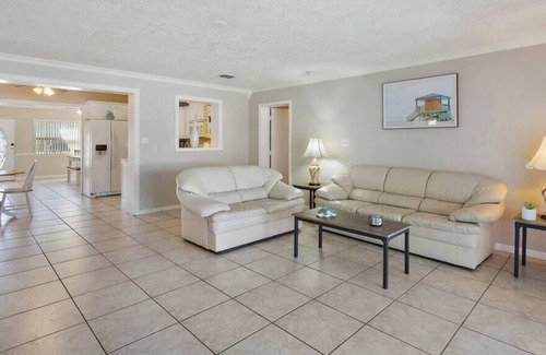 South Pinellas Community Council Casa | Pet-Friendly 4 Bed/2 Bath Oasis with Pool - Just