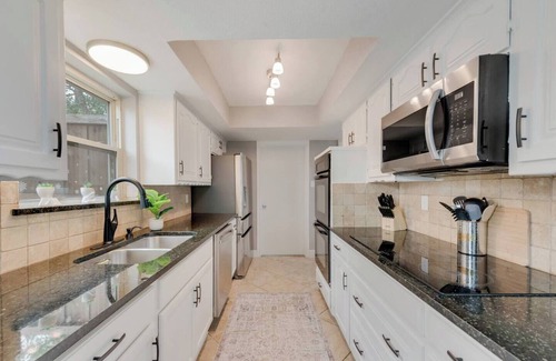 Northeast Carrollton Casa | Pet-Friendly 4+ Bedroom Home – Ideal for Stays!
