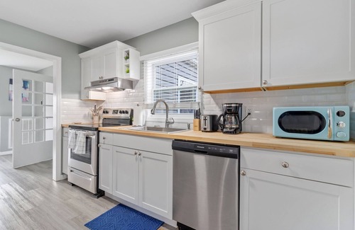 Lupton City Casa | Pet Friendly/4 BR/2 Game Rooms w/Pool Table & Xbox, 10 Min to Downtown, Sleeps 8